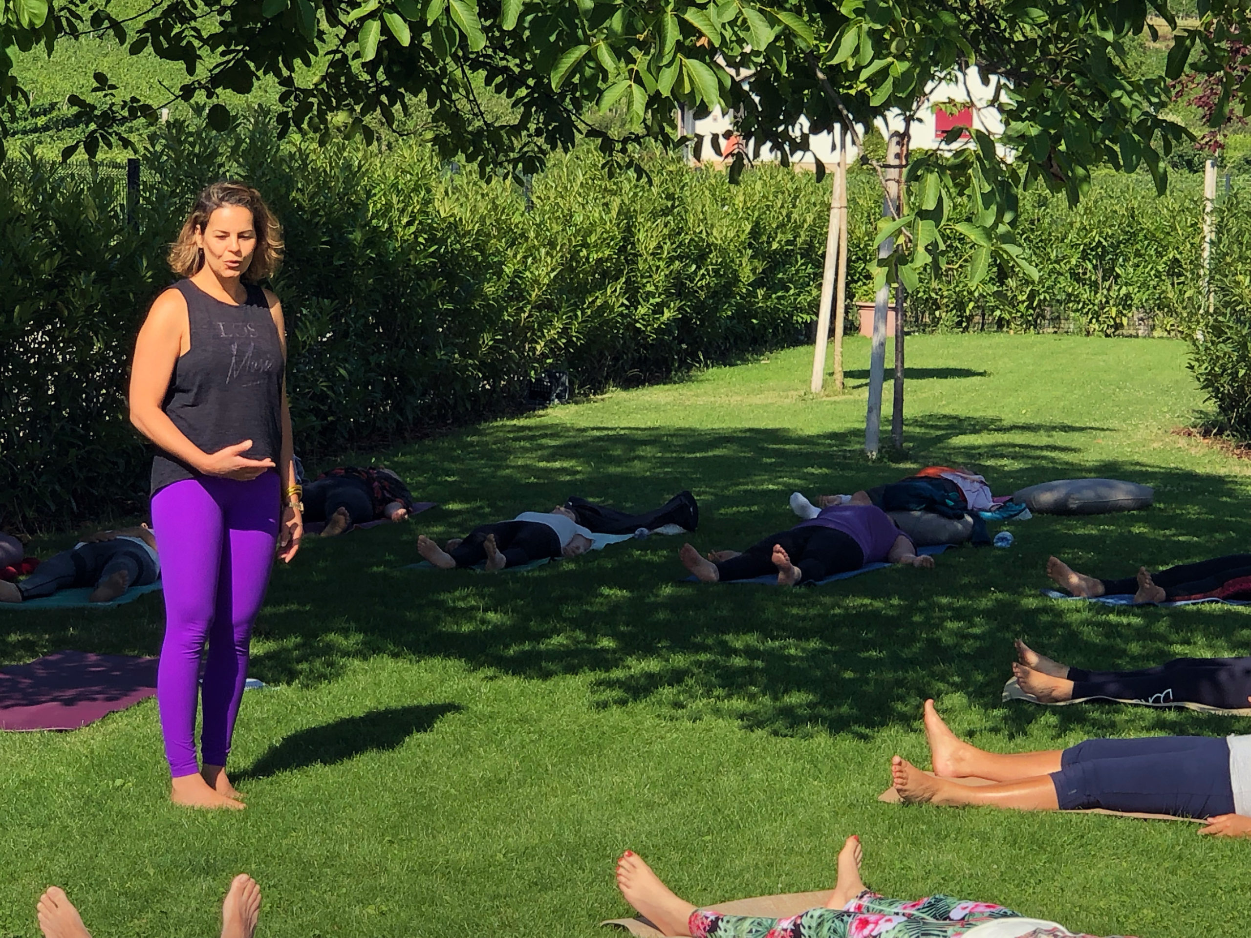 Sarah Ostermann enseigne le yoga à l'espace 137 de Wintzenheim